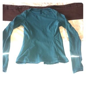 Lululemon long sleeve running top. Size 6